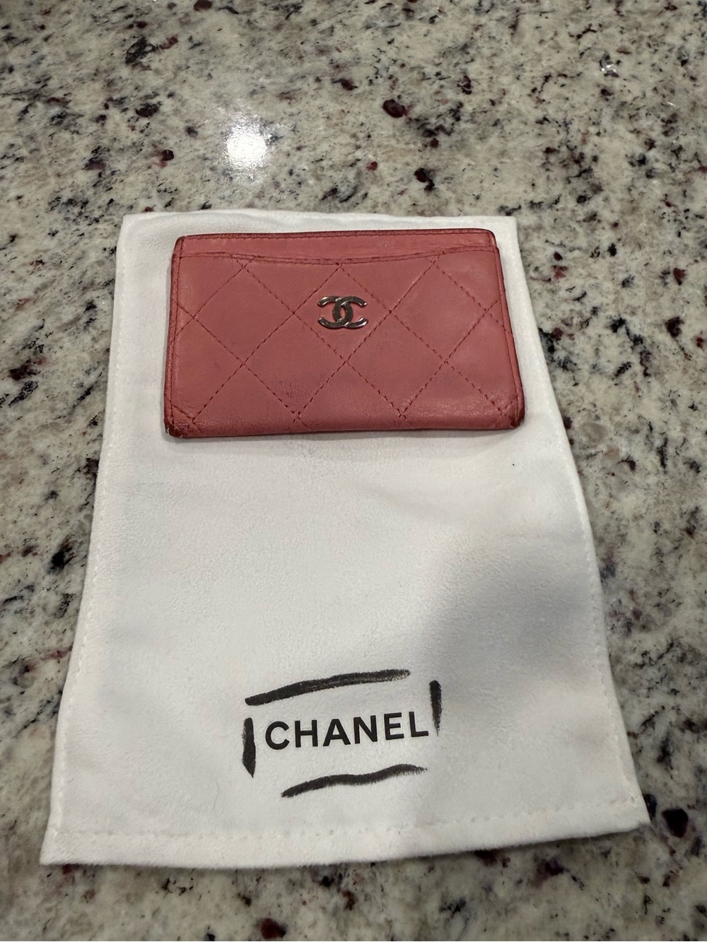 CHANEL Quilted Card Holder in Rose Pink - Picture 3 of 6